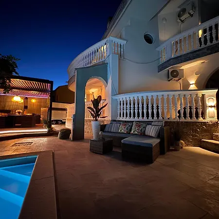Marco Luxury - Heated Pool And Terrace